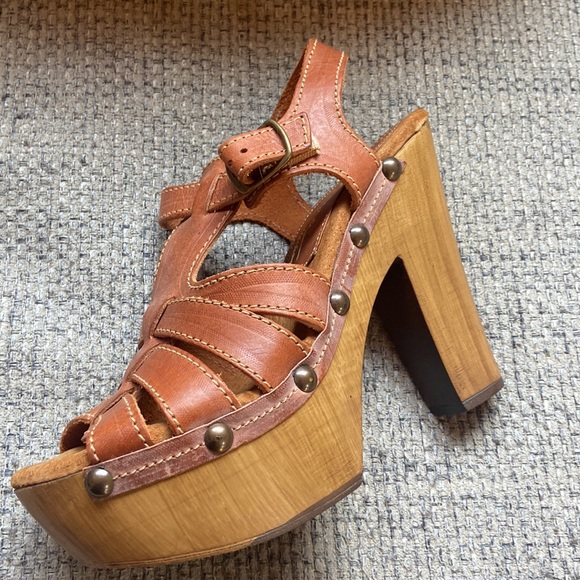 ❤️HEELS❤️ - Picture 3 of 4